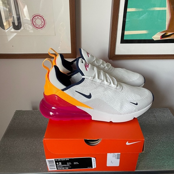 Nike Women’s Air Max 270 - Picture 2 of 4